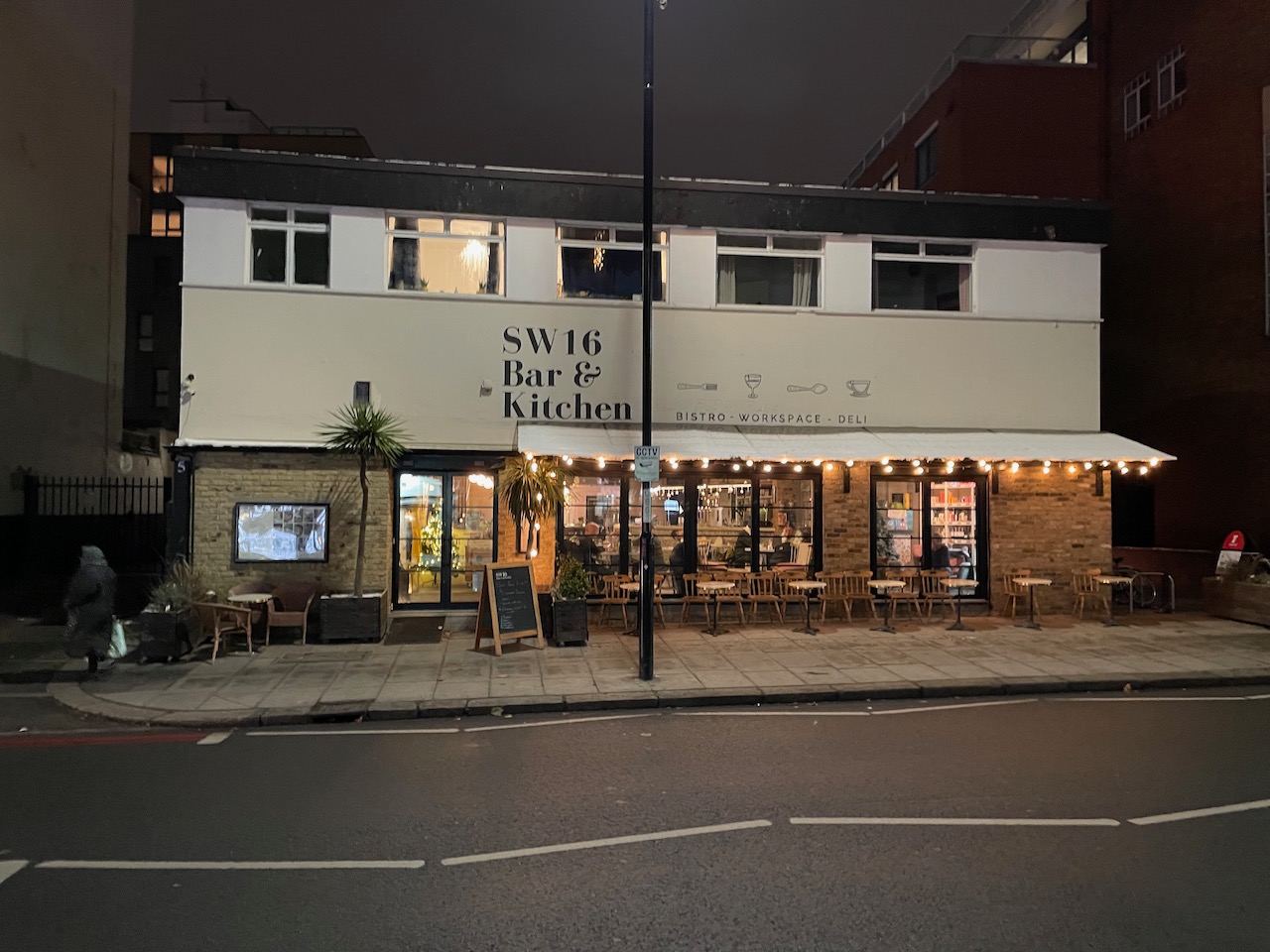 SW16 Bar and Kitchen - Exterior